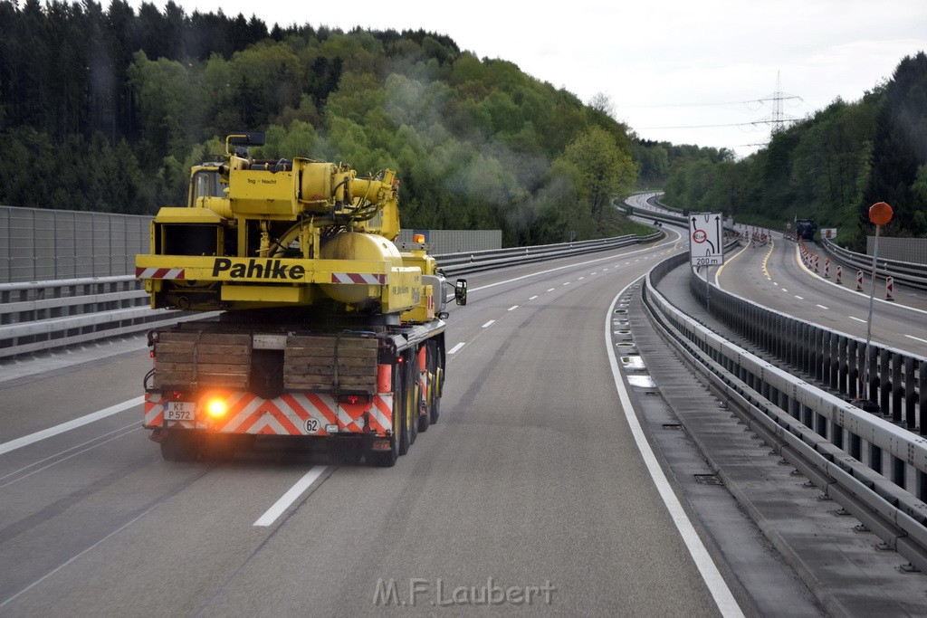 VU Gefahrgut LKW umgestuerzt A 4 Rich Koeln Hoehe AS Gummersbach P015.JPG - Miklos Laubert